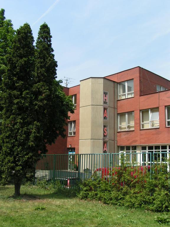 Hotel Hasa Praha Bagian luar foto